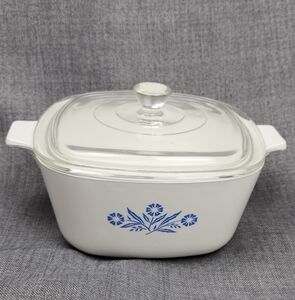 Corning Ware 1 3/4 Quart Made In USA Baking Dish & Lid. Vintage